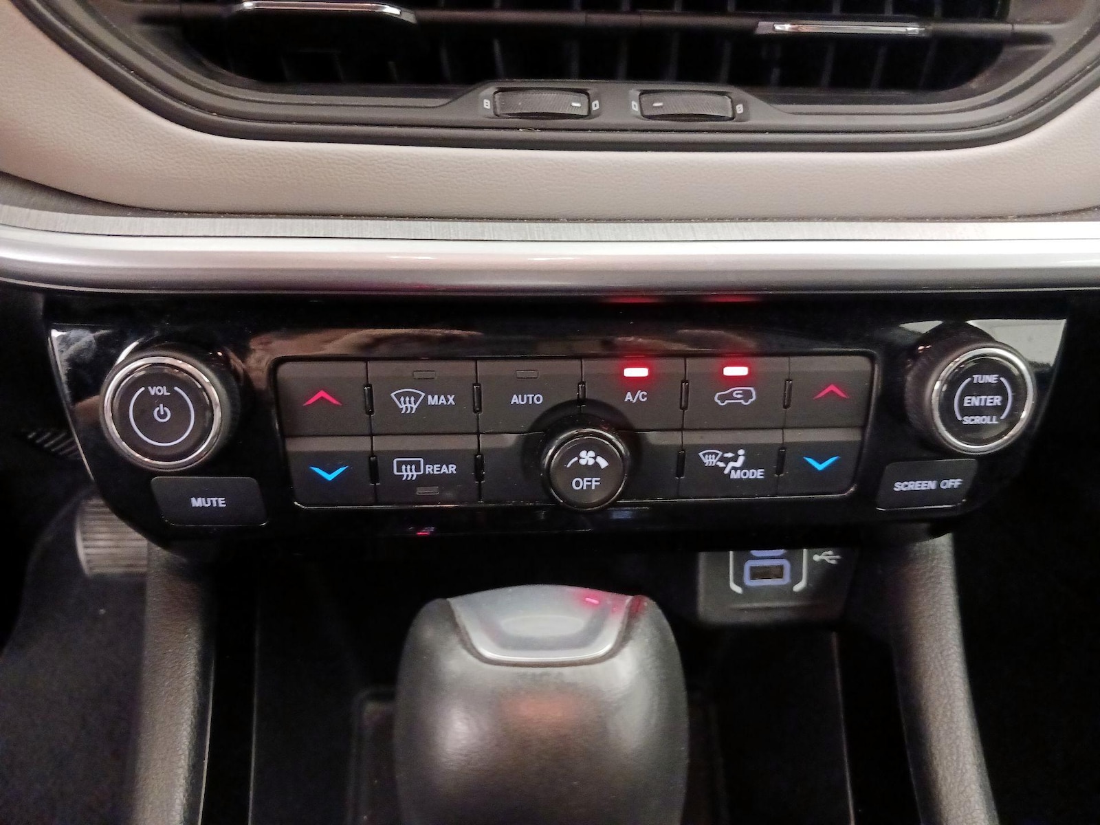 2025 Jeep Compass Limited - Photo 17