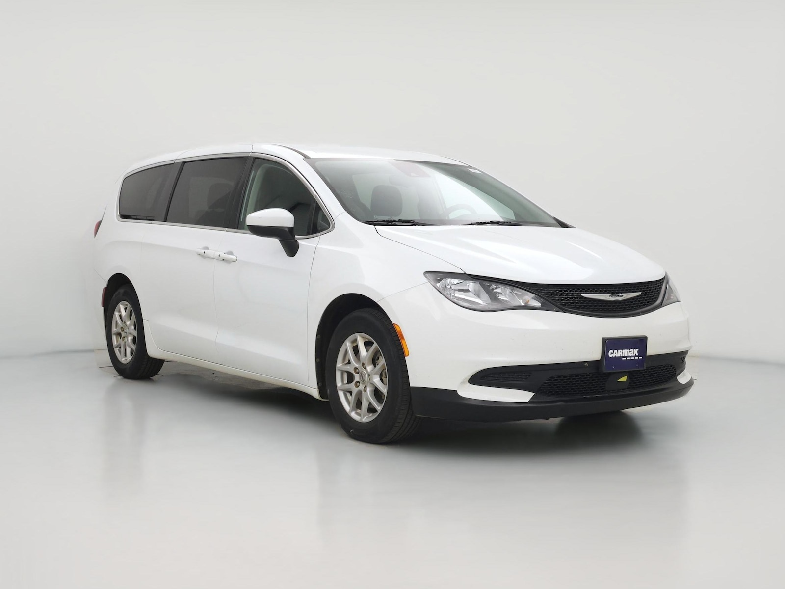 2023 Chrysler Voyager
