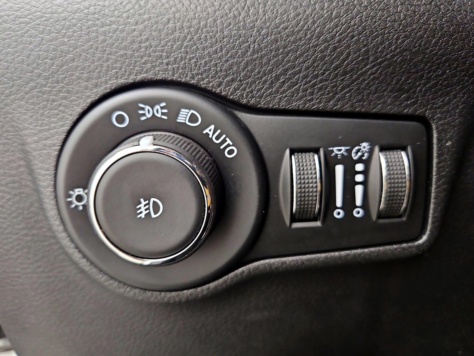 2025 Jeep Compass Limited - Photo 14