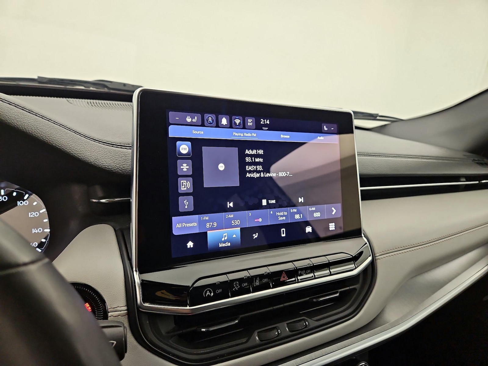 2025 Jeep Compass Limited - Photo 16