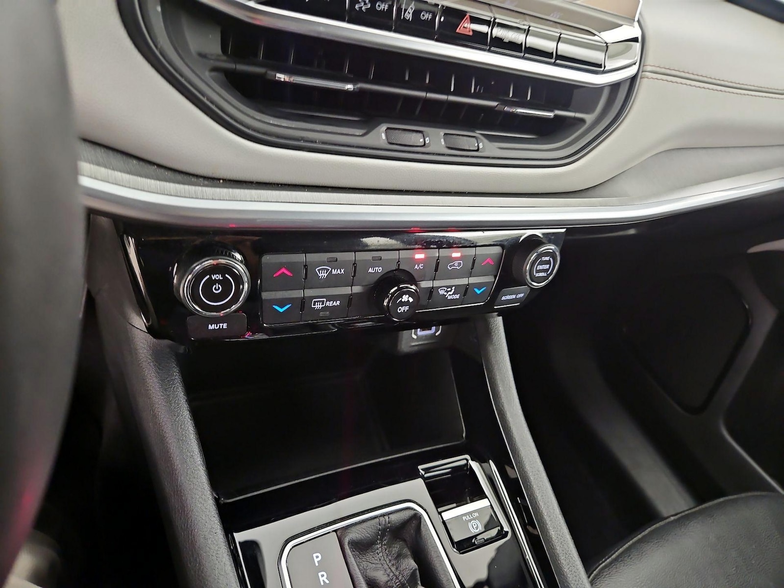 2025 Jeep Compass Limited - Photo 17