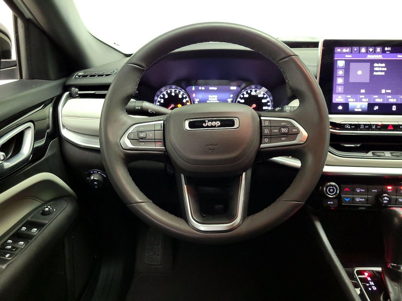 2025 Jeep Compass Limited - Photo 11