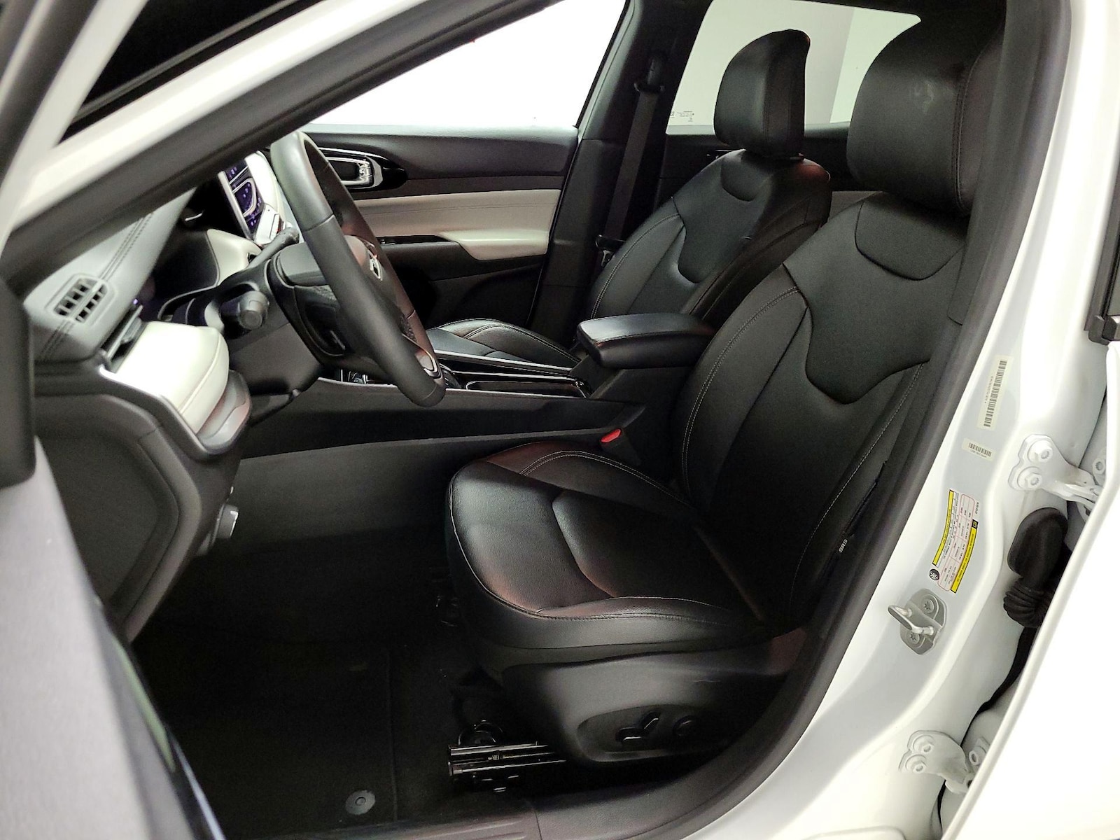 2025 Jeep Compass Limited - Photo 12