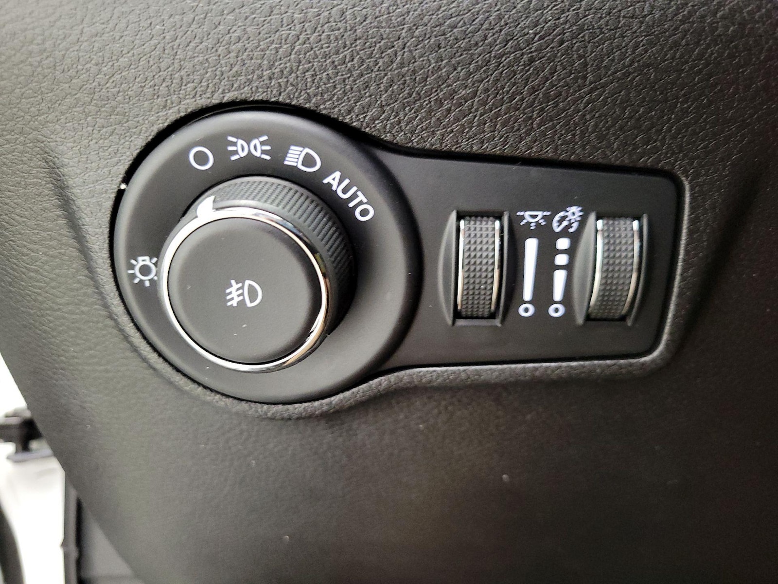 2025 Jeep Compass Limited - Photo 14