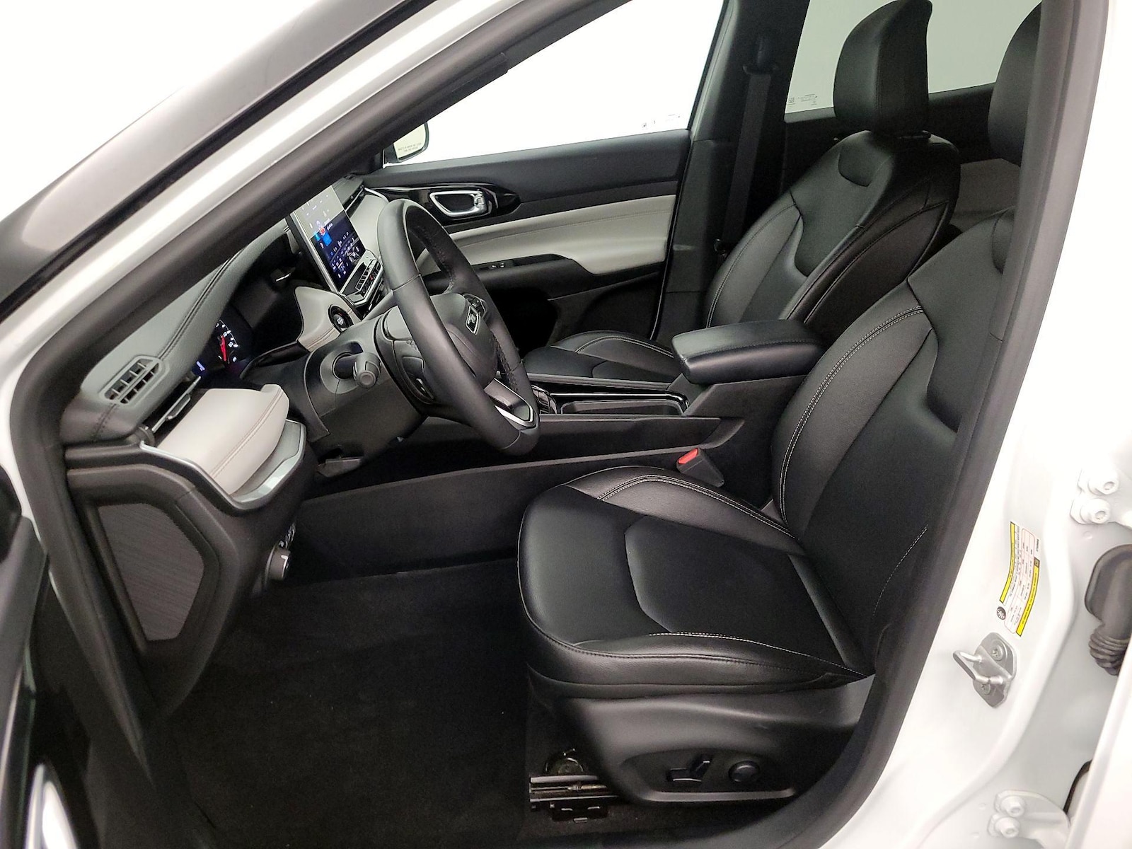 2025 Jeep Compass Limited - Photo 12