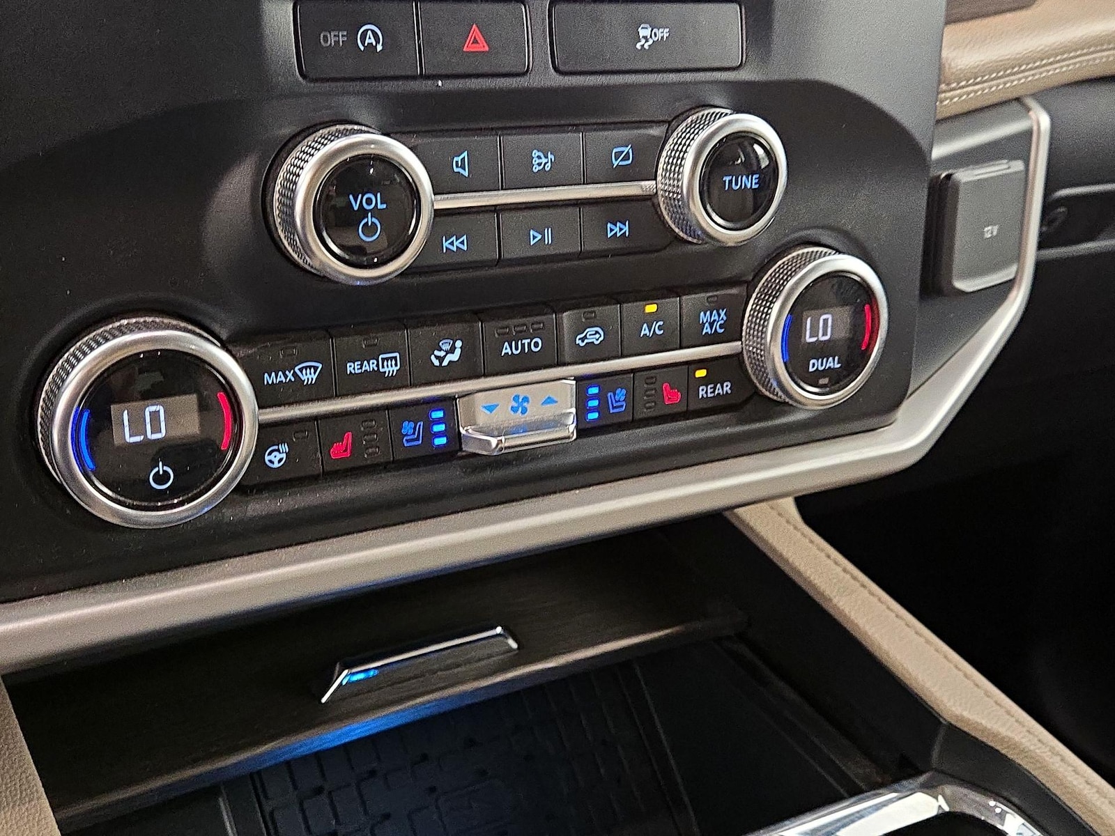 2024 Ford Expedition Limited - Photo 18