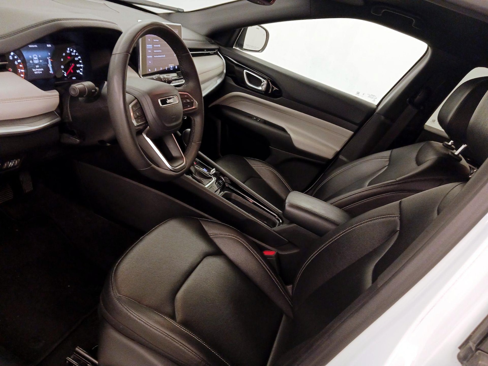 2025 Jeep Compass Limited - Photo 12