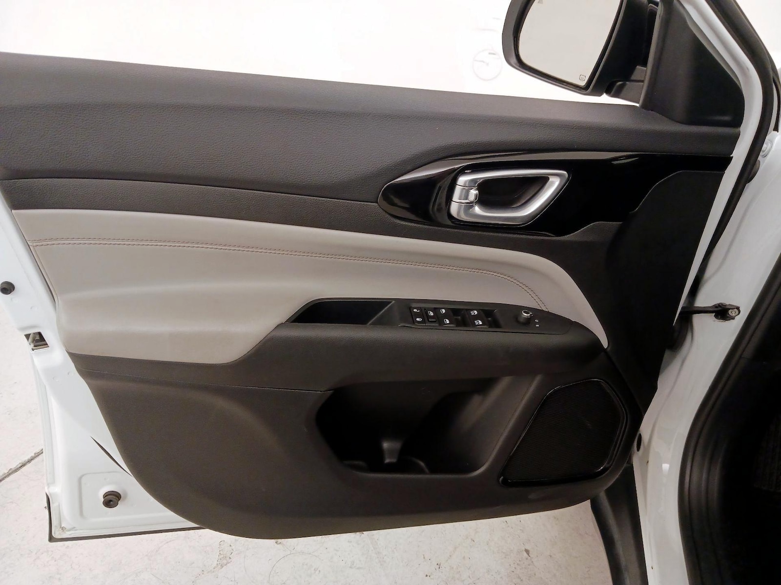 2025 Jeep Compass Limited - Photo 13