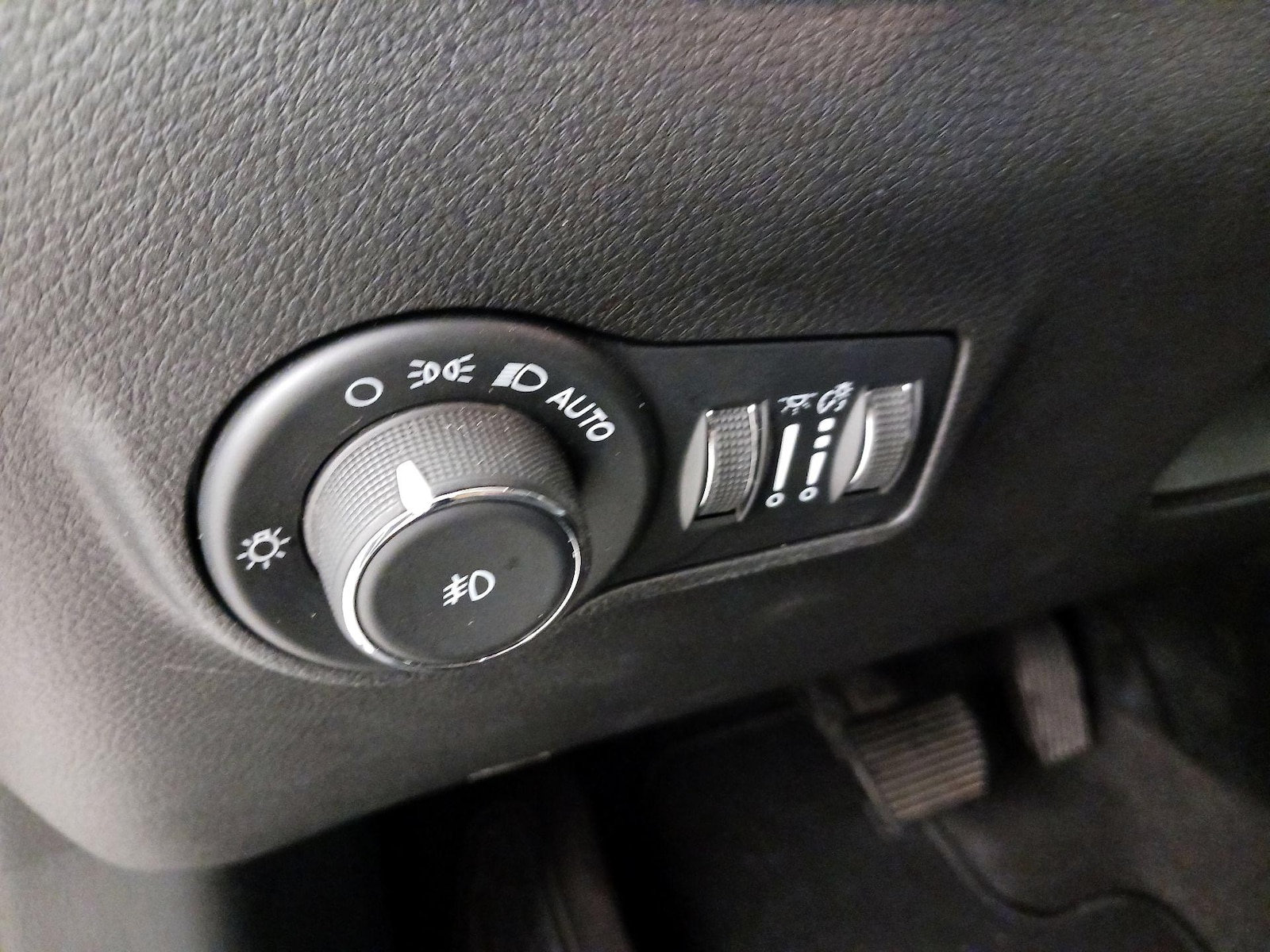 2025 Jeep Compass Limited - Photo 14