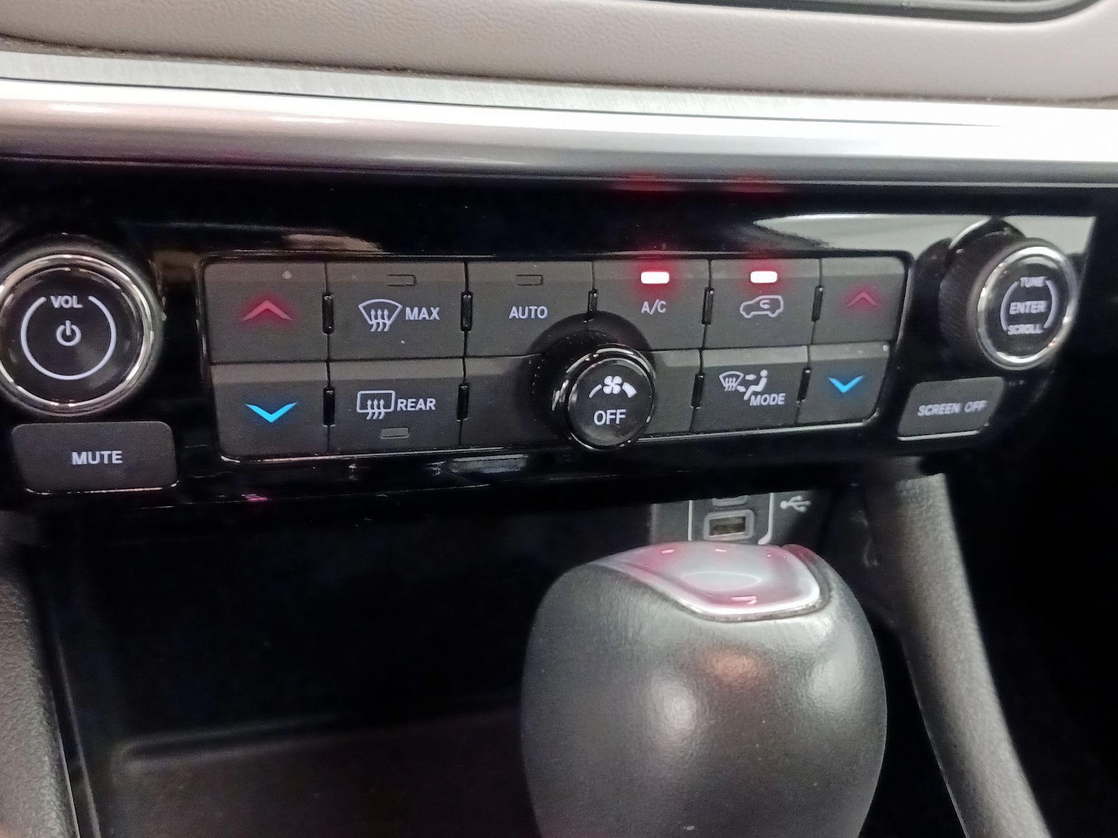 2025 Jeep Compass Limited - Photo 17