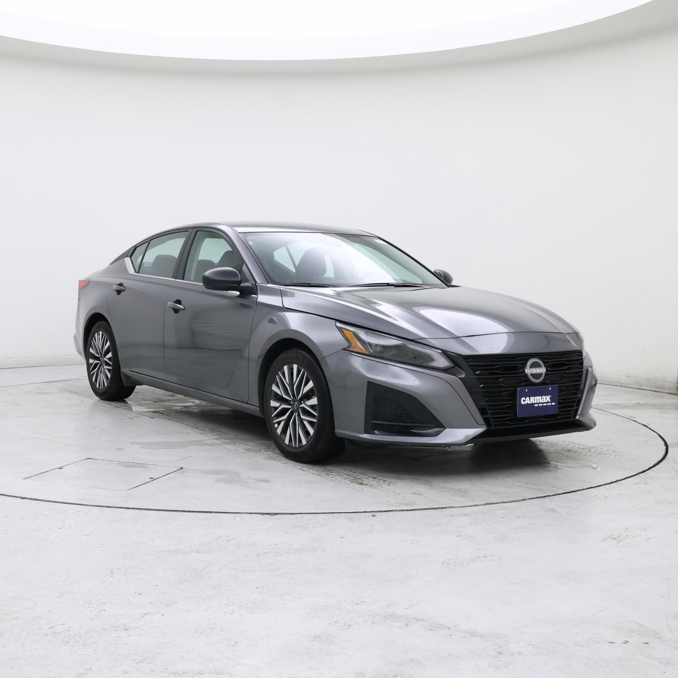 White 2026 Nissan Altima Sedan Front-Wheel Drive Automatic