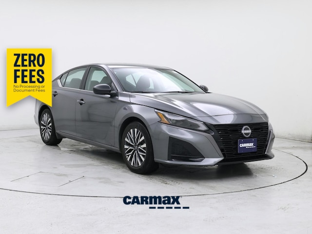 White 2026 Nissan Altima Sedan Front-Wheel Drive Automatic