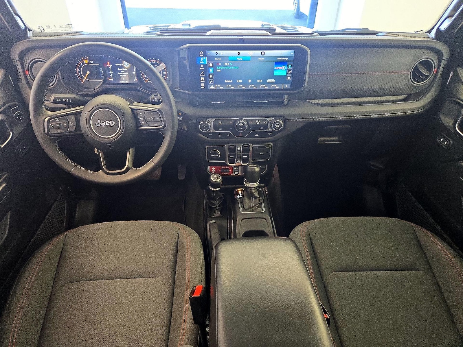 Apple CarPlay® & Android Auto™