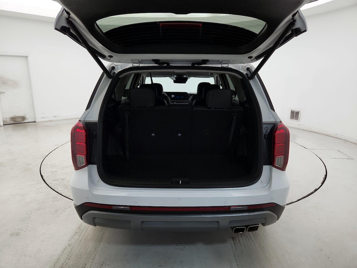 Trunk/Cargo (Seats Up)