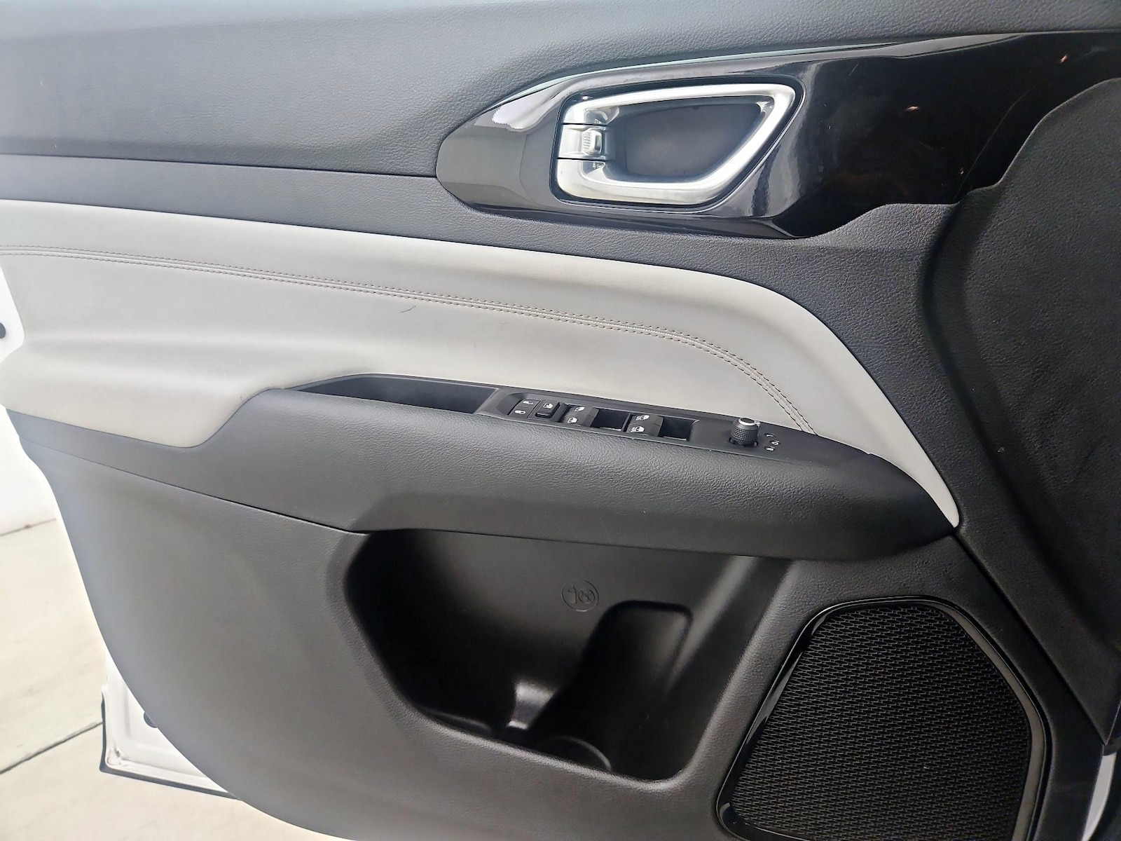 2025 Jeep Compass Limited - Photo 11