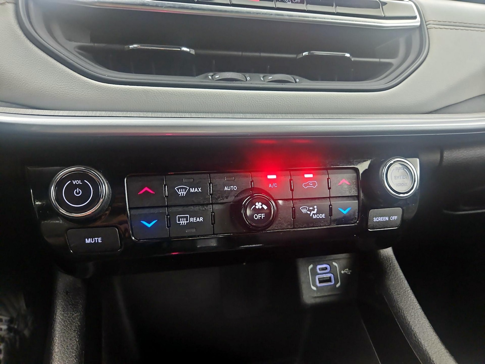 2025 Jeep Compass Limited - Photo 15