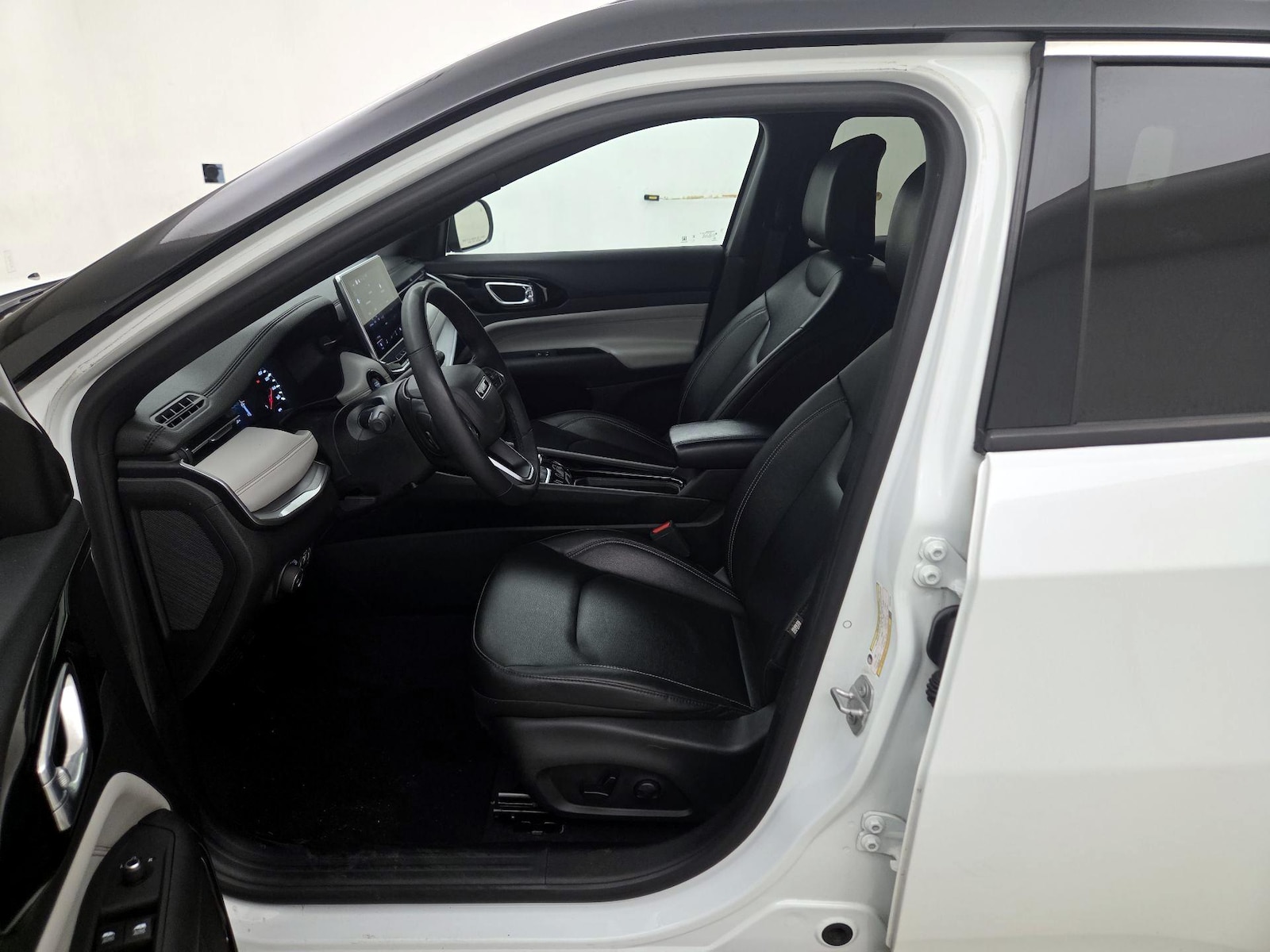 2025 Jeep Compass Limited - Photo 12