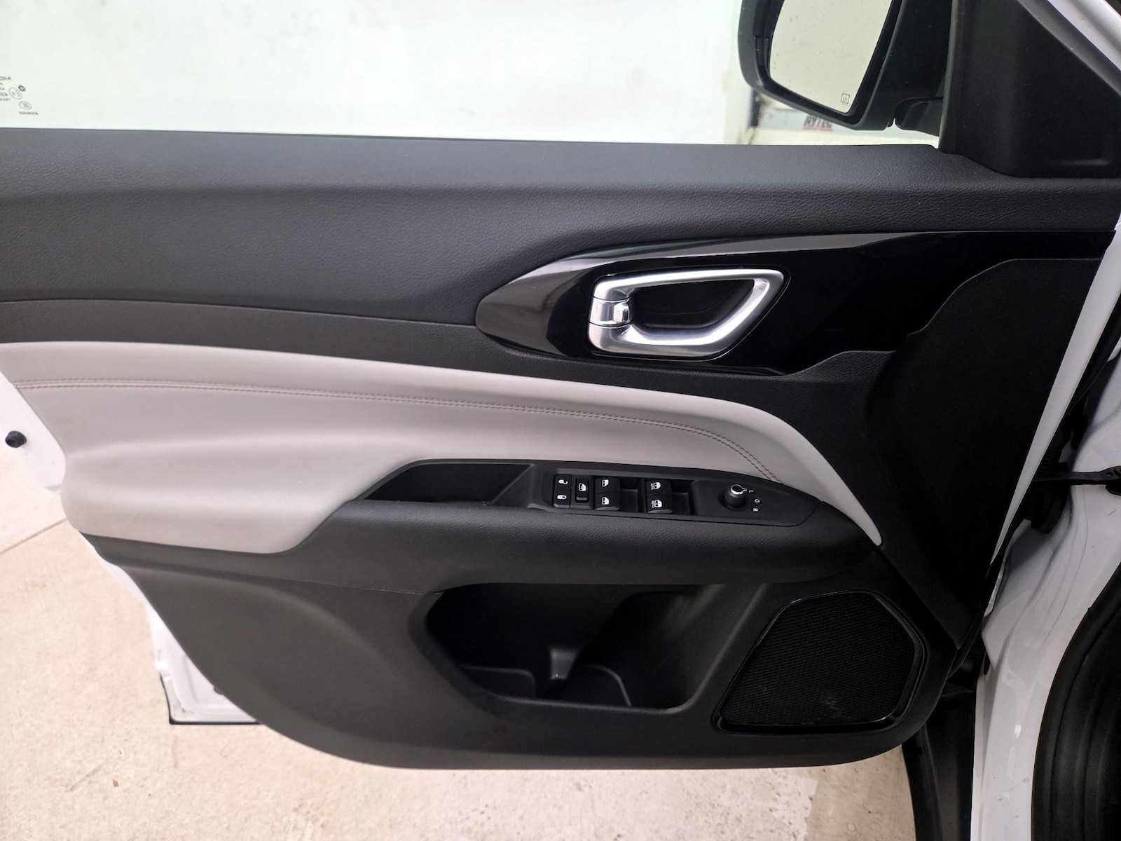 2025 Jeep Compass Limited - Photo 13