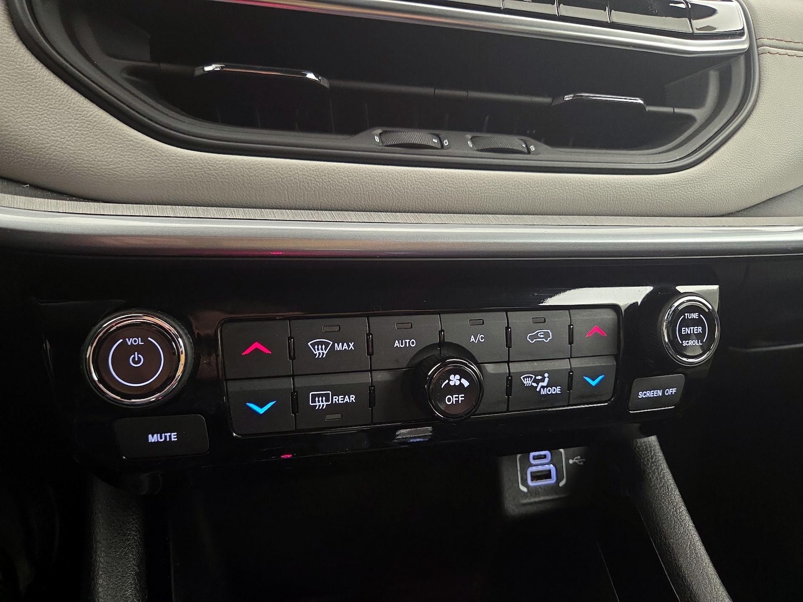 2025 Jeep Compass Limited - Photo 17