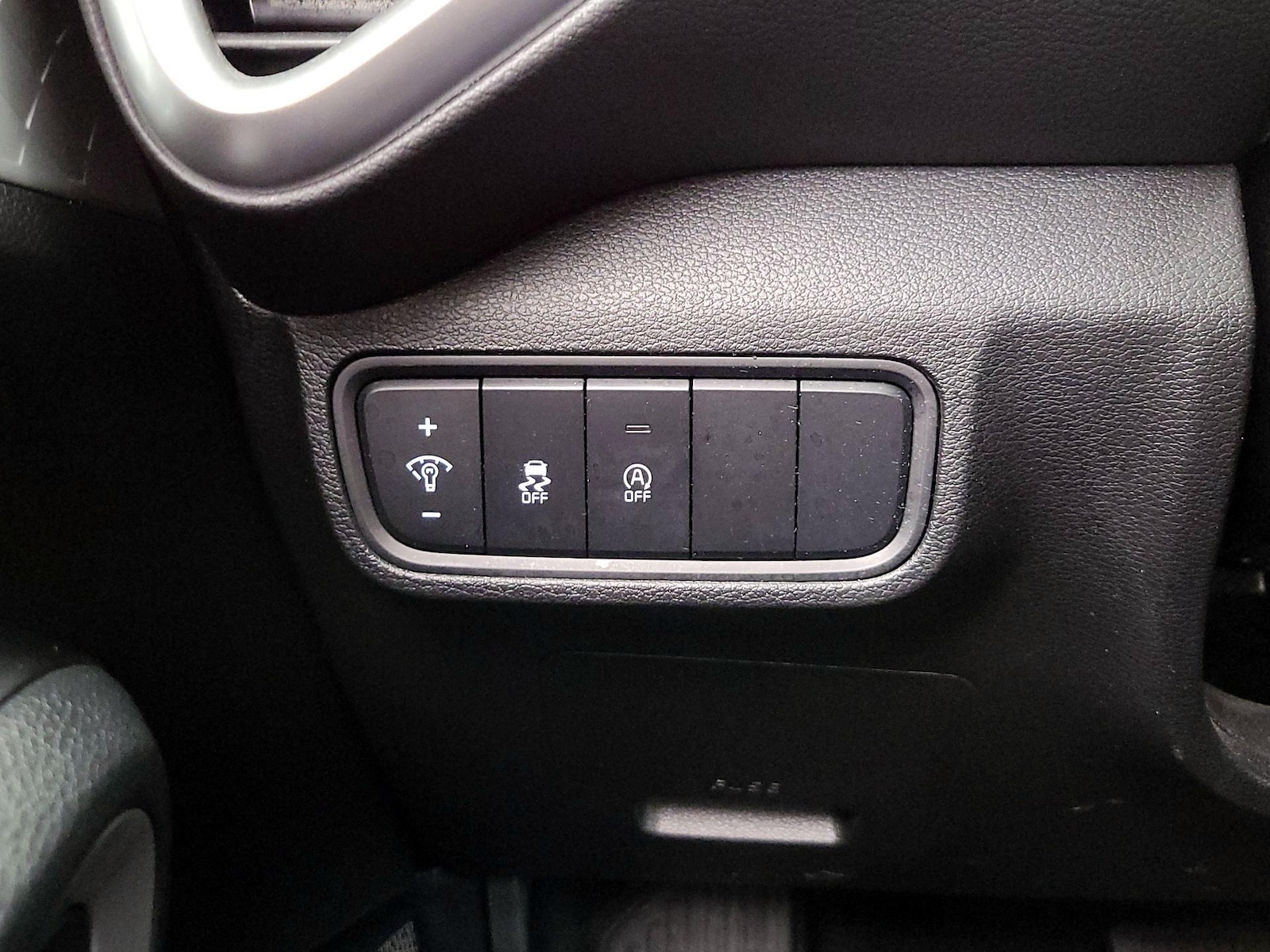 2025 Kia Soul LX - Photo 14