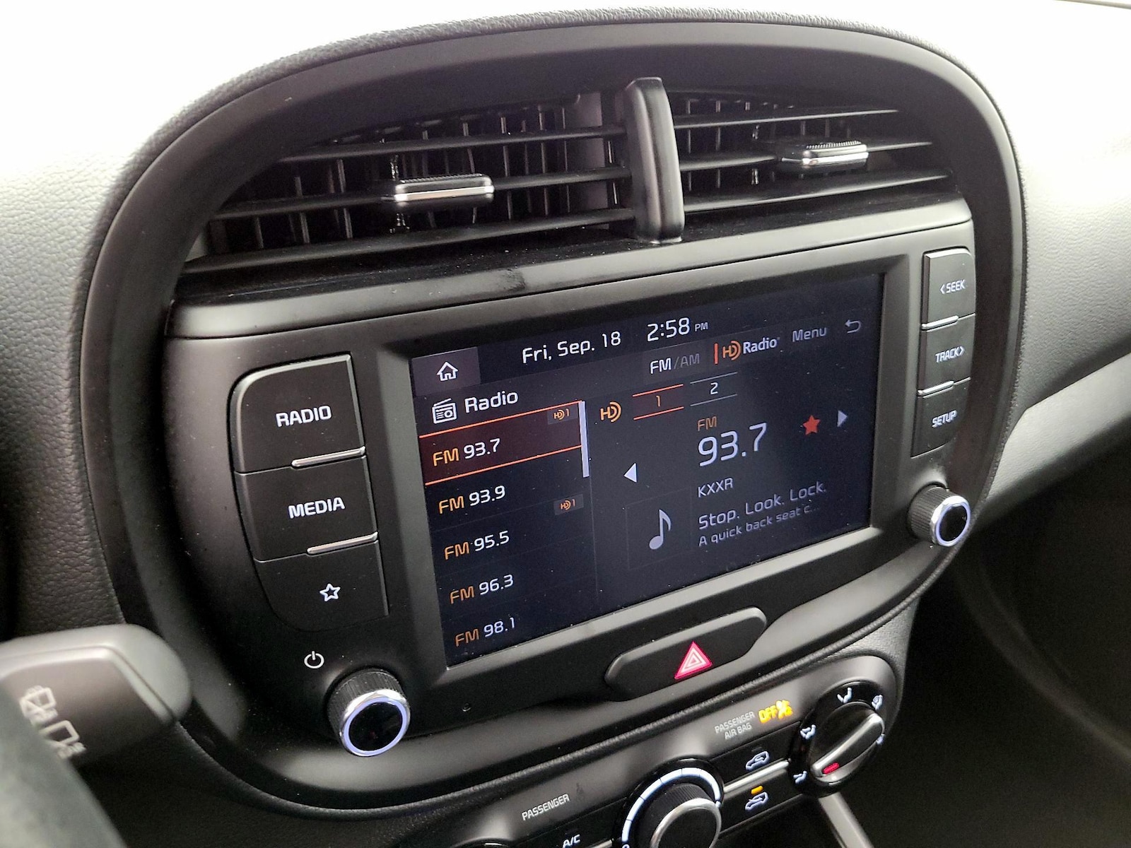 2025 Kia Soul LX - Photo 16