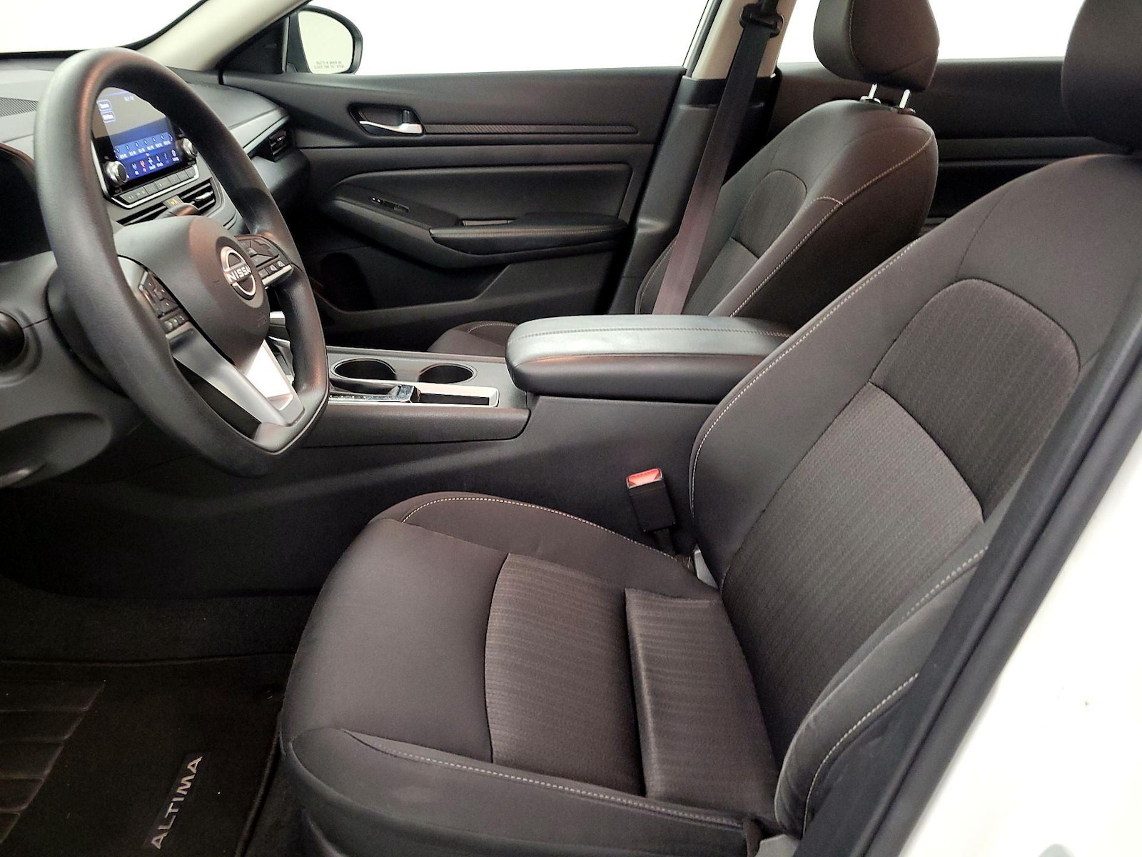 2025 Nissan Altima SV - Photo 11