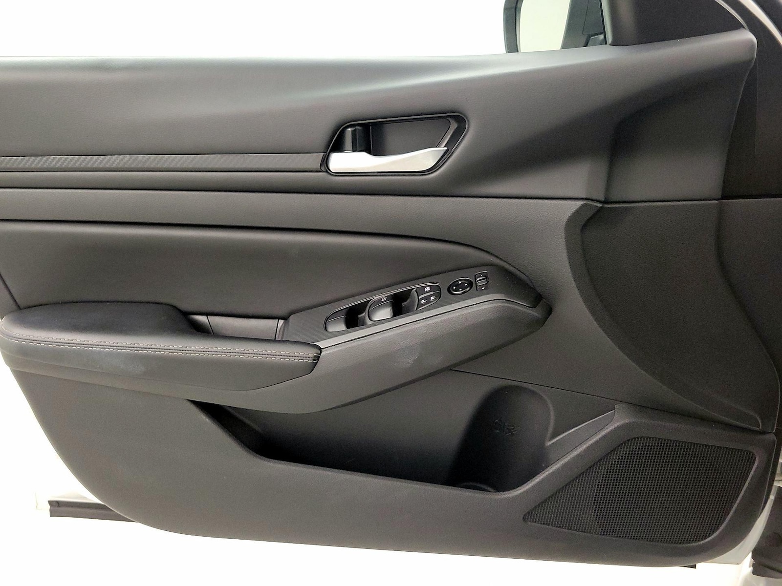 2025 Nissan Altima SV - Photo 12