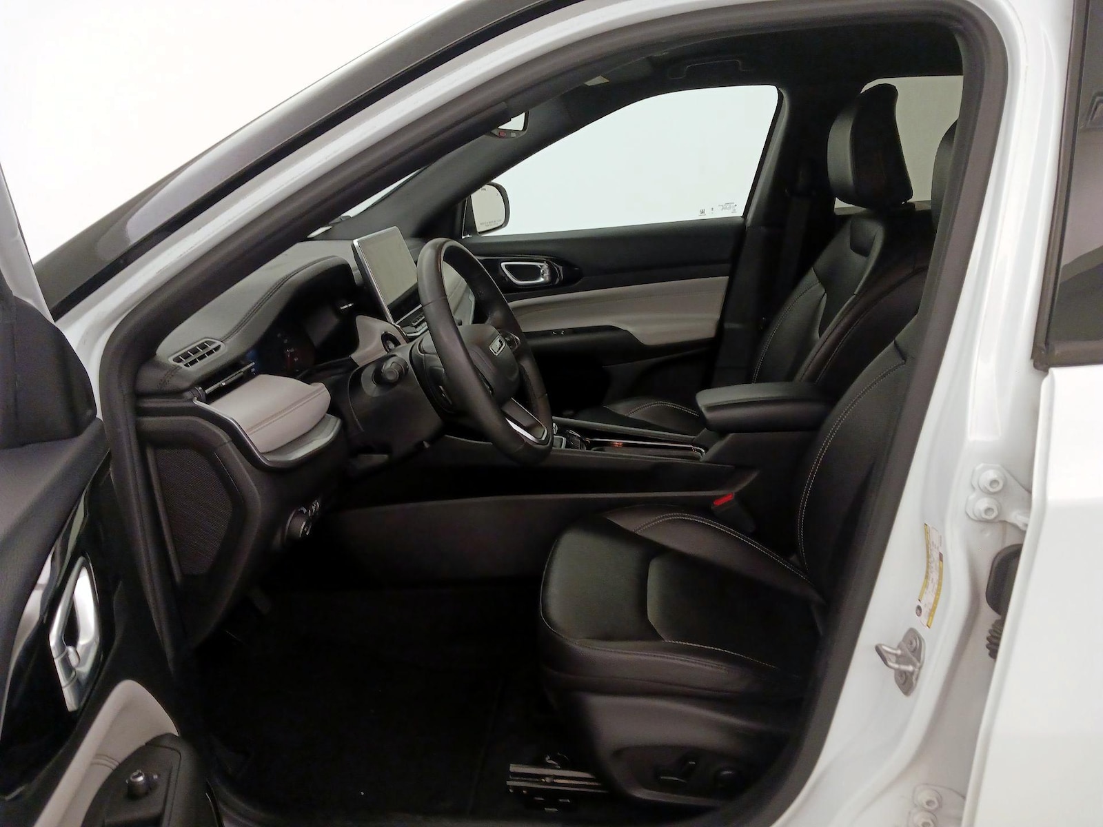 2025 Jeep Compass Limited - Photo 12