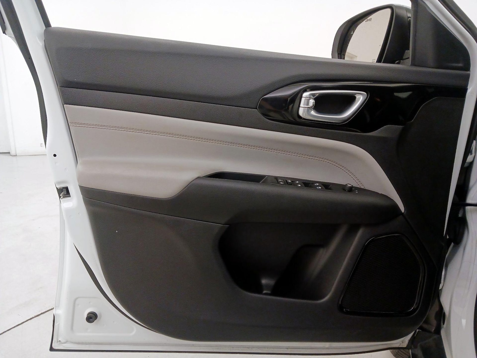 2025 Jeep Compass Limited - Photo 13