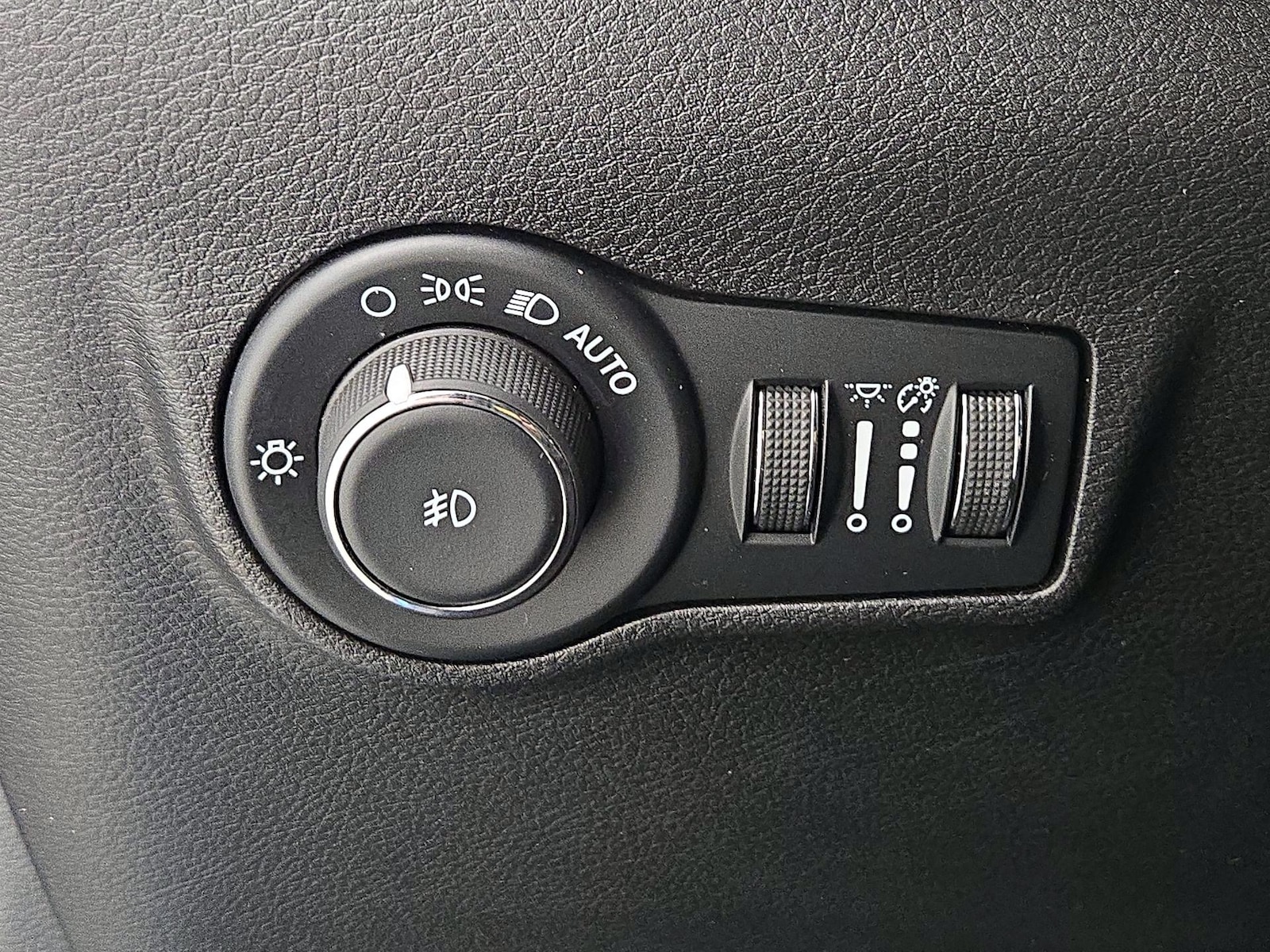 2025 Jeep Compass Limited - Photo 14
