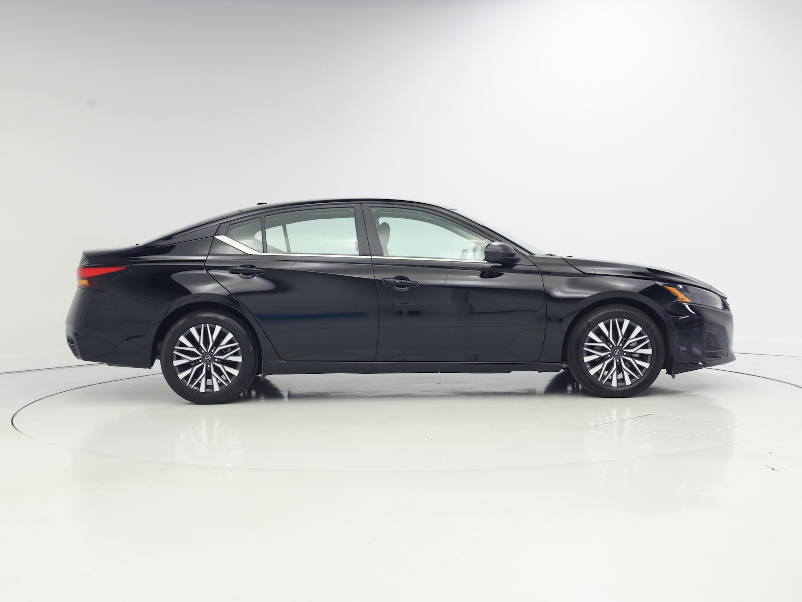 2026 Nissan Altima SV - Photo 8