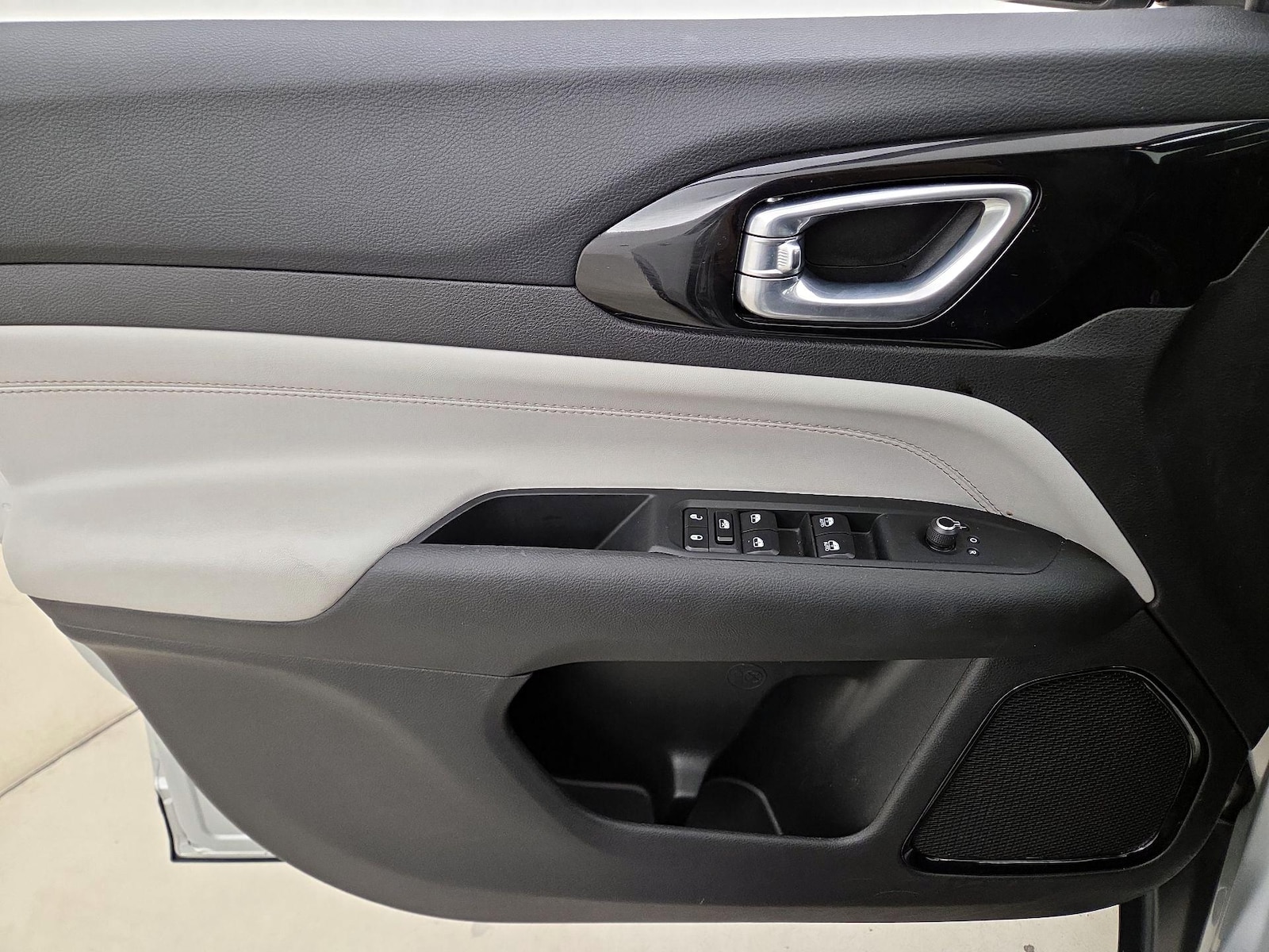 2025 Jeep Compass Limited - Photo 13