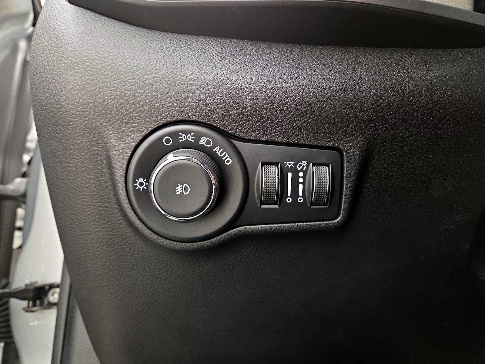 2025 Jeep Compass Limited - Photo 14