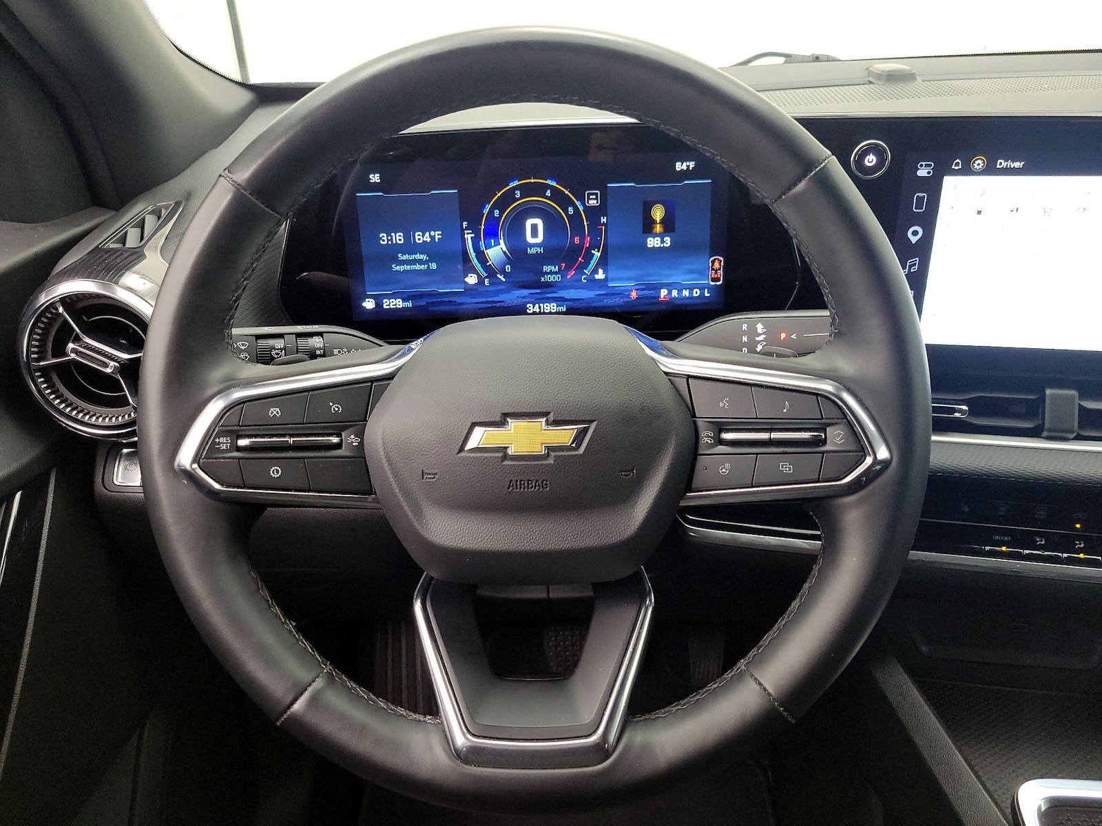 2025 Chevrolet Equinox LT - Photo 11