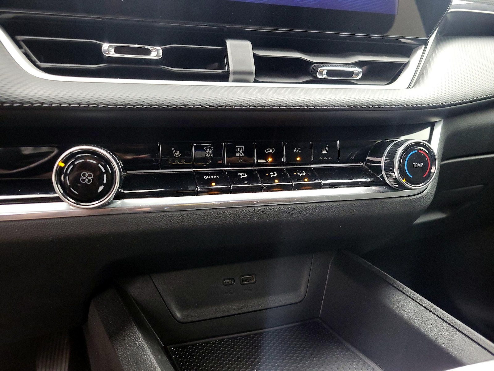 2025 Chevrolet Equinox LT - Photo 18