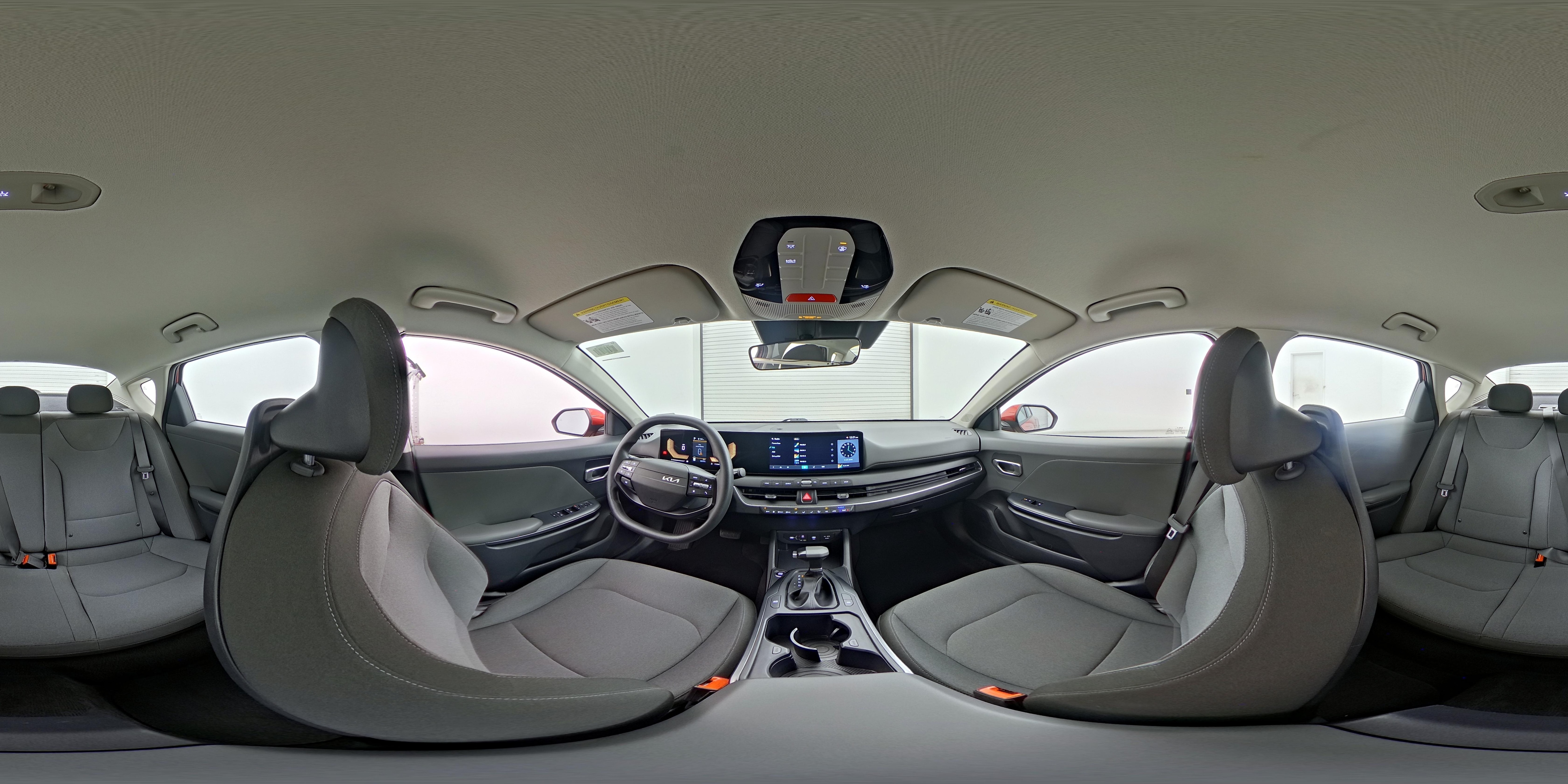 2025 Kia K4 LXS - Photo 24