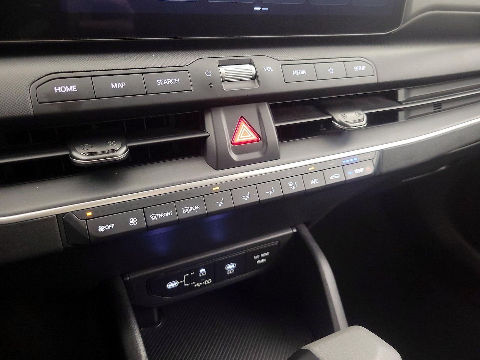 2025 Kia K4 LXS - Photo 17