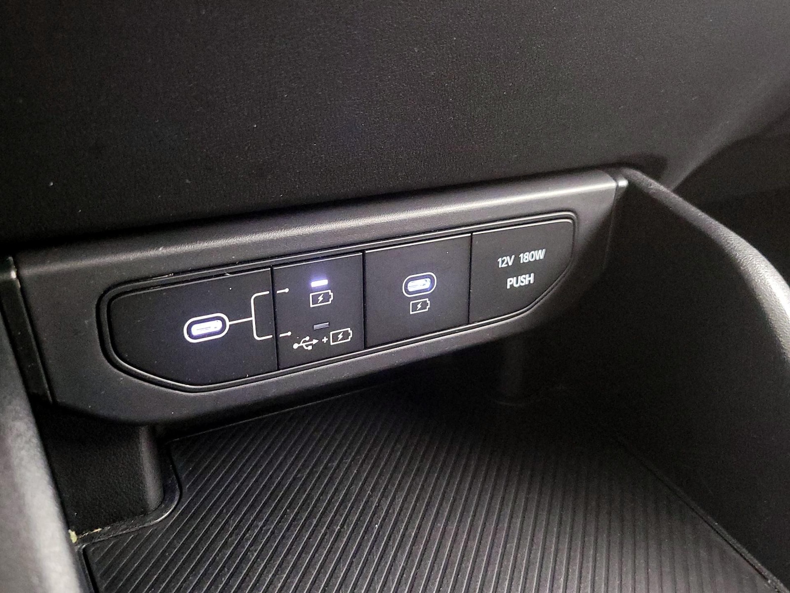 2025 Kia K4 LXS - Photo 19