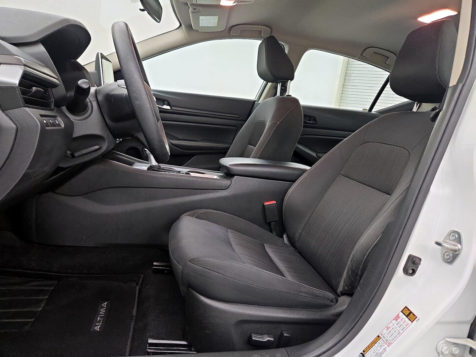 2025 Nissan Altima SV - Photo 12