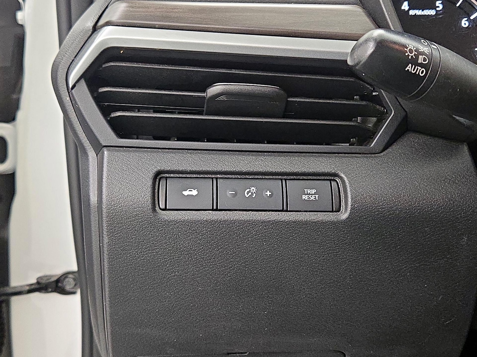 2025 Nissan Altima SV - Photo 14