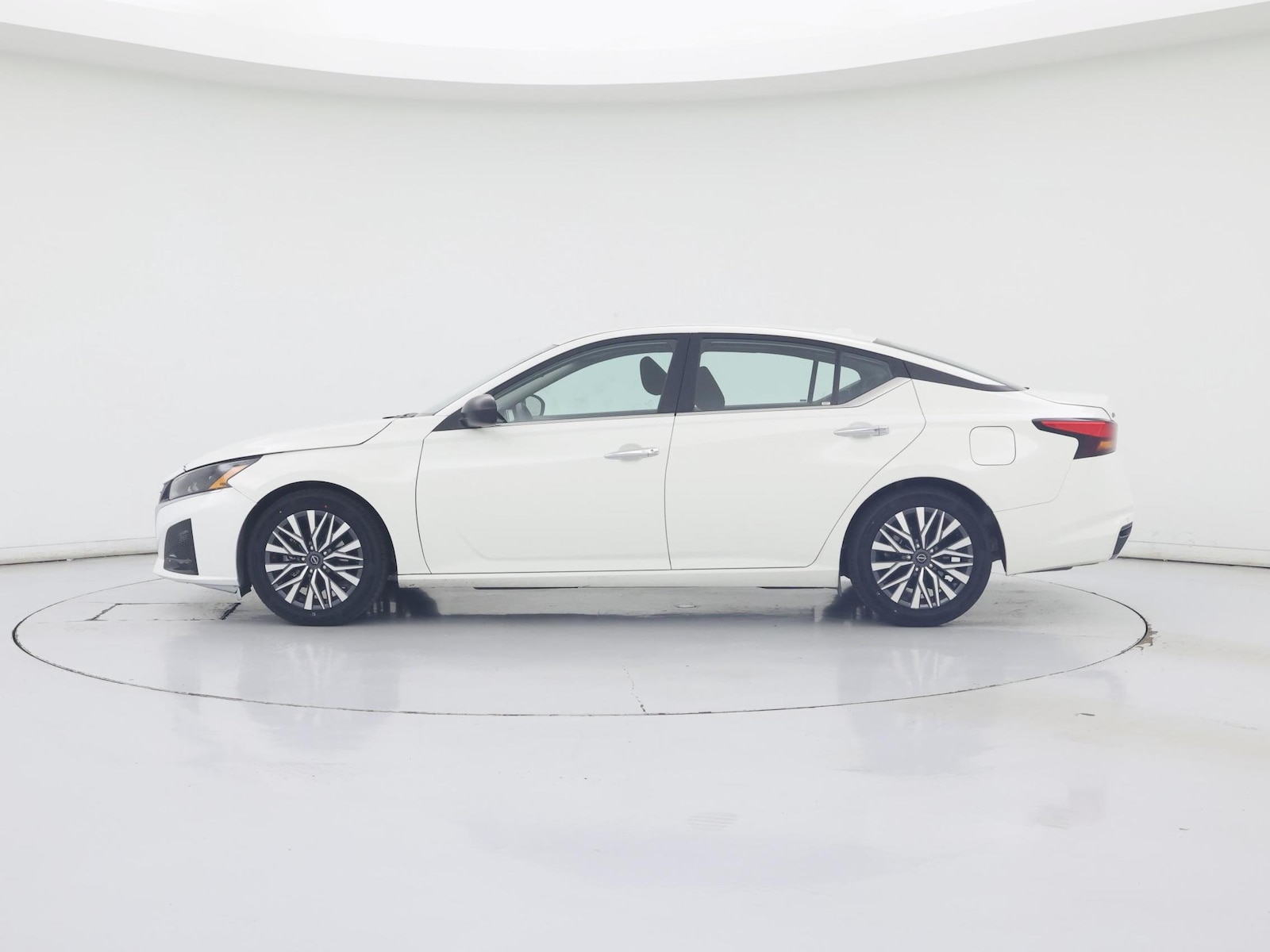 2025 Nissan Altima SV - Photo 4
