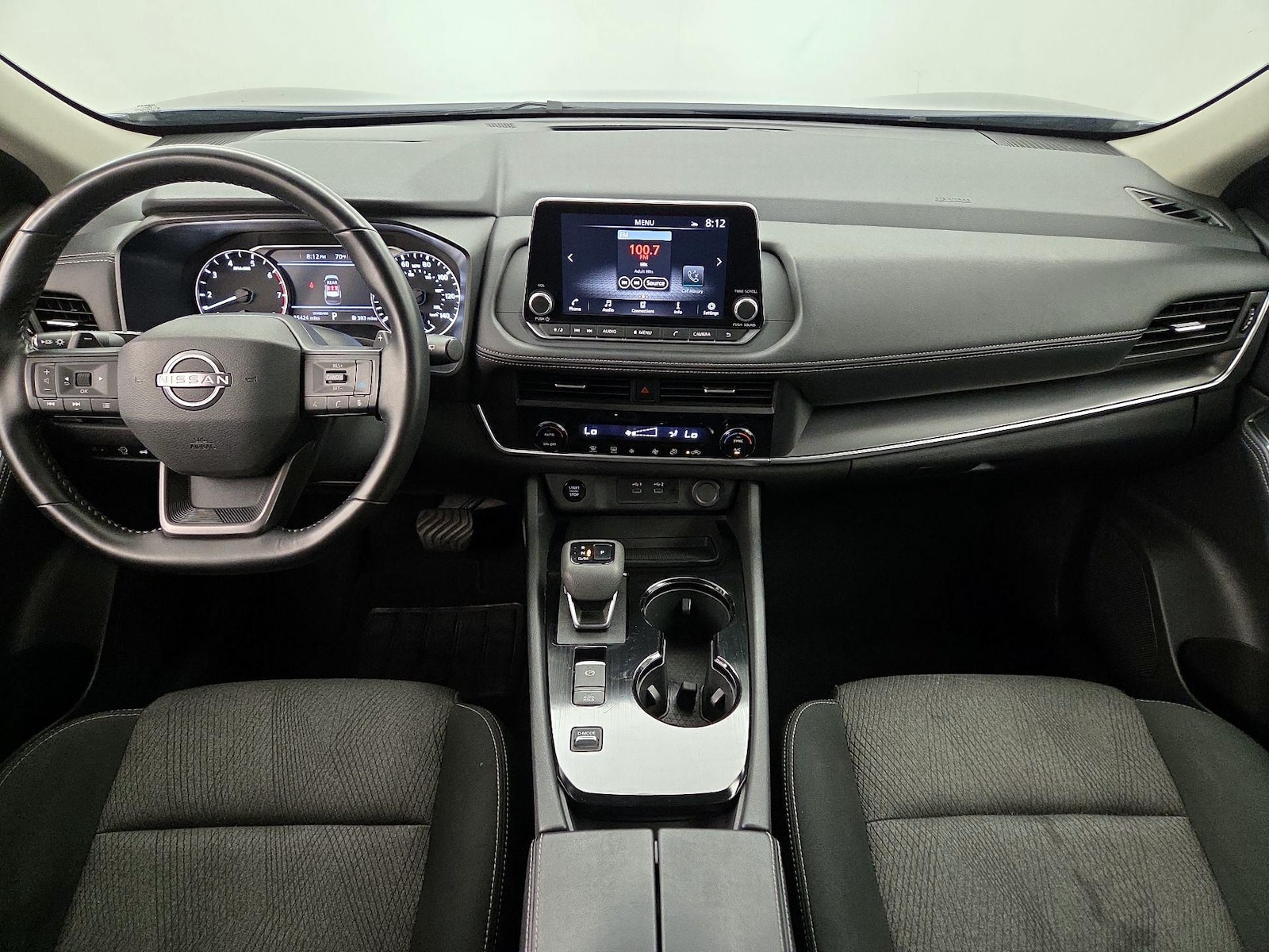 2025 Nissan Rogue SV - Photo 10