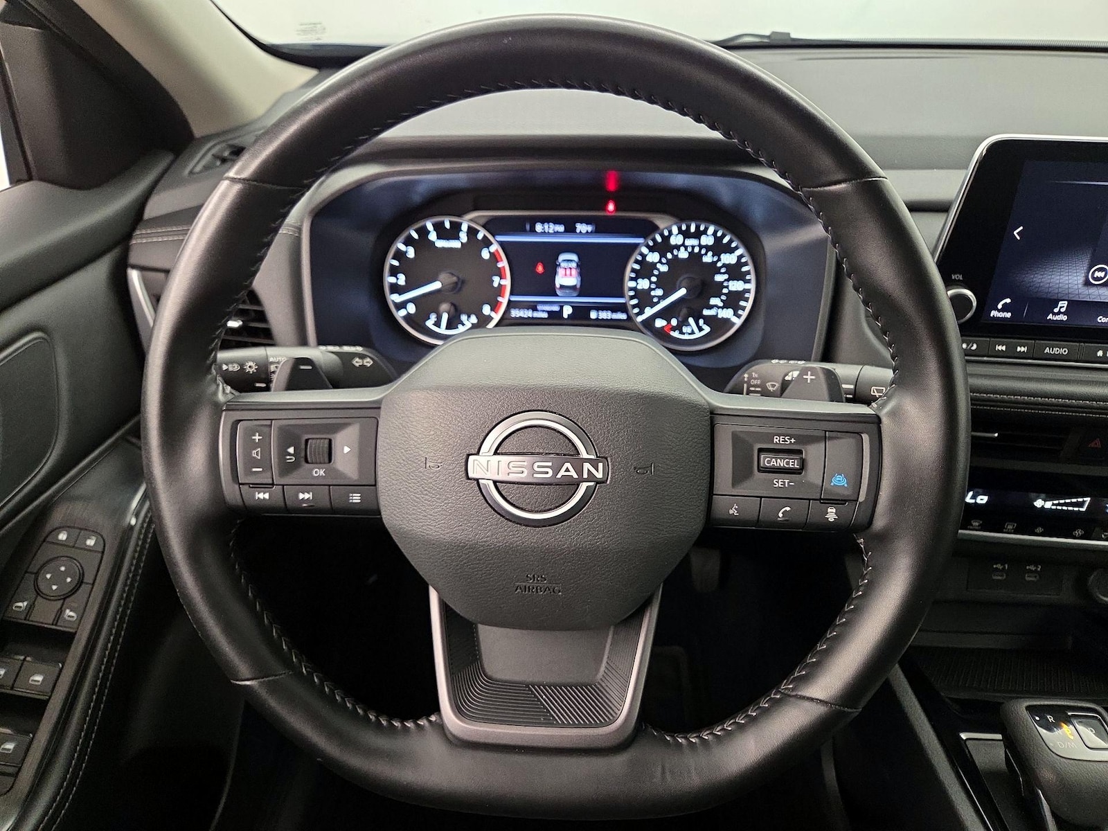 2025 Nissan Rogue SV - Photo 11