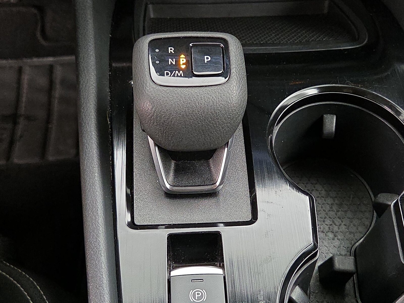 2025 Nissan Rogue SV - Photo 18