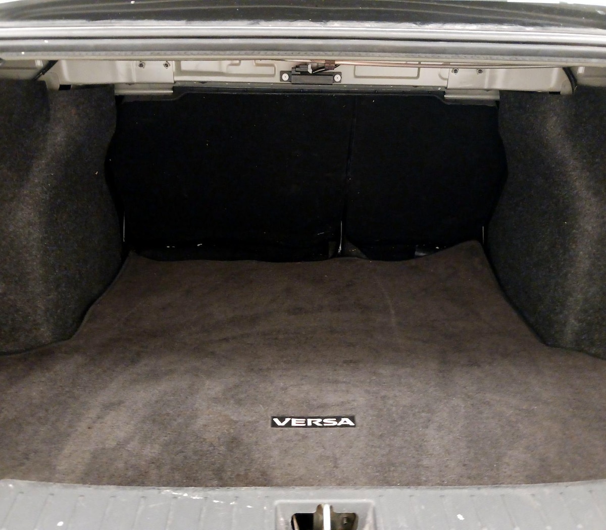 Trunk/Cargo (Seats Up)
