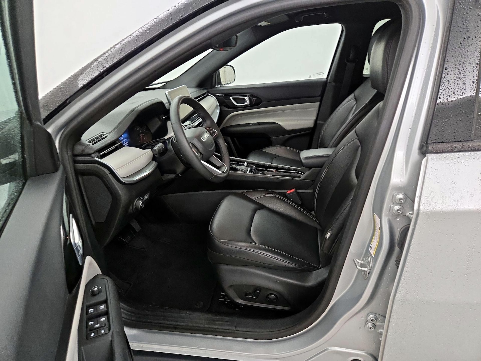 2025 Jeep Compass Limited - Photo 12