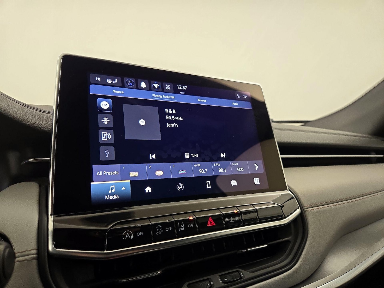 2025 Jeep Compass Limited - Photo 16