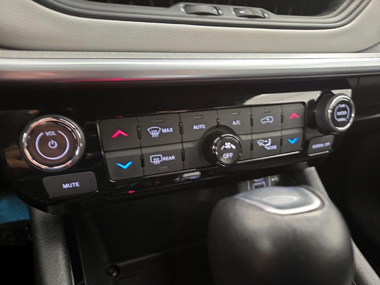 2025 Jeep Compass Limited - Photo 17