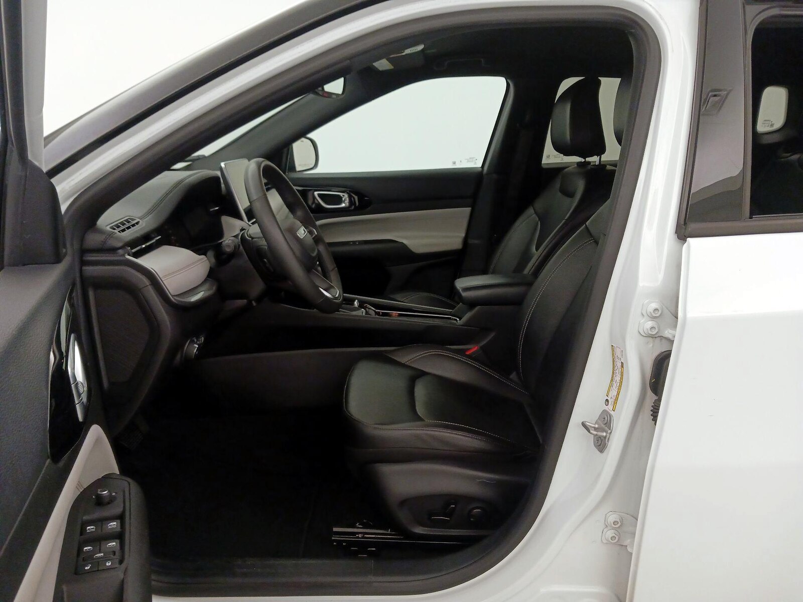 2025 Jeep Compass Limited - Photo 12