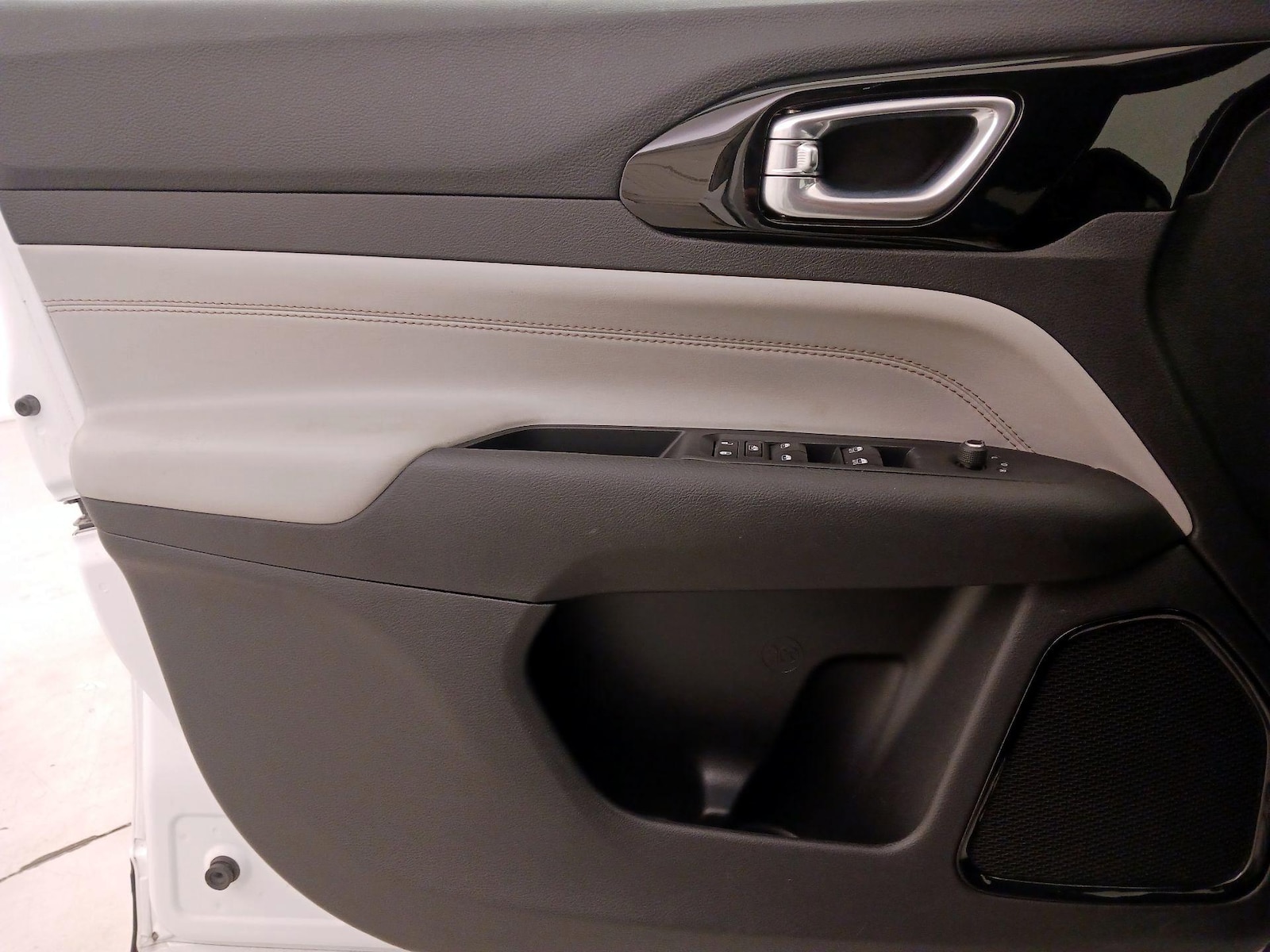 2025 Jeep Compass Limited - Photo 13